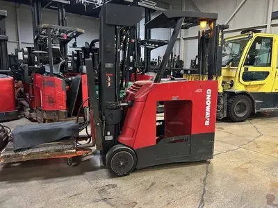 Used 2017 RAYMOND 425C40QM 3-Wheel Stand up Electric Counterbalance Forklifts Illinois US | Somerset Equipment Sales #1546201