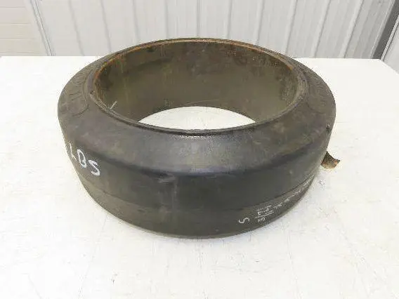 Super Solid 17x6x12-1/8 Forklift Tire Smooth Solid Press-on Black