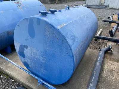 Used USED  500 GALLON CARBON STEEL HORIZONTAL TANK _UNKNOWN_ Carbon Steel Tanks North Carolina US | DH Griffin Used Equipment #1383688
