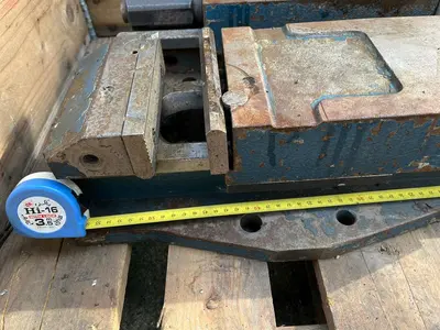 USED HYDRAULIC VICE 550 MM