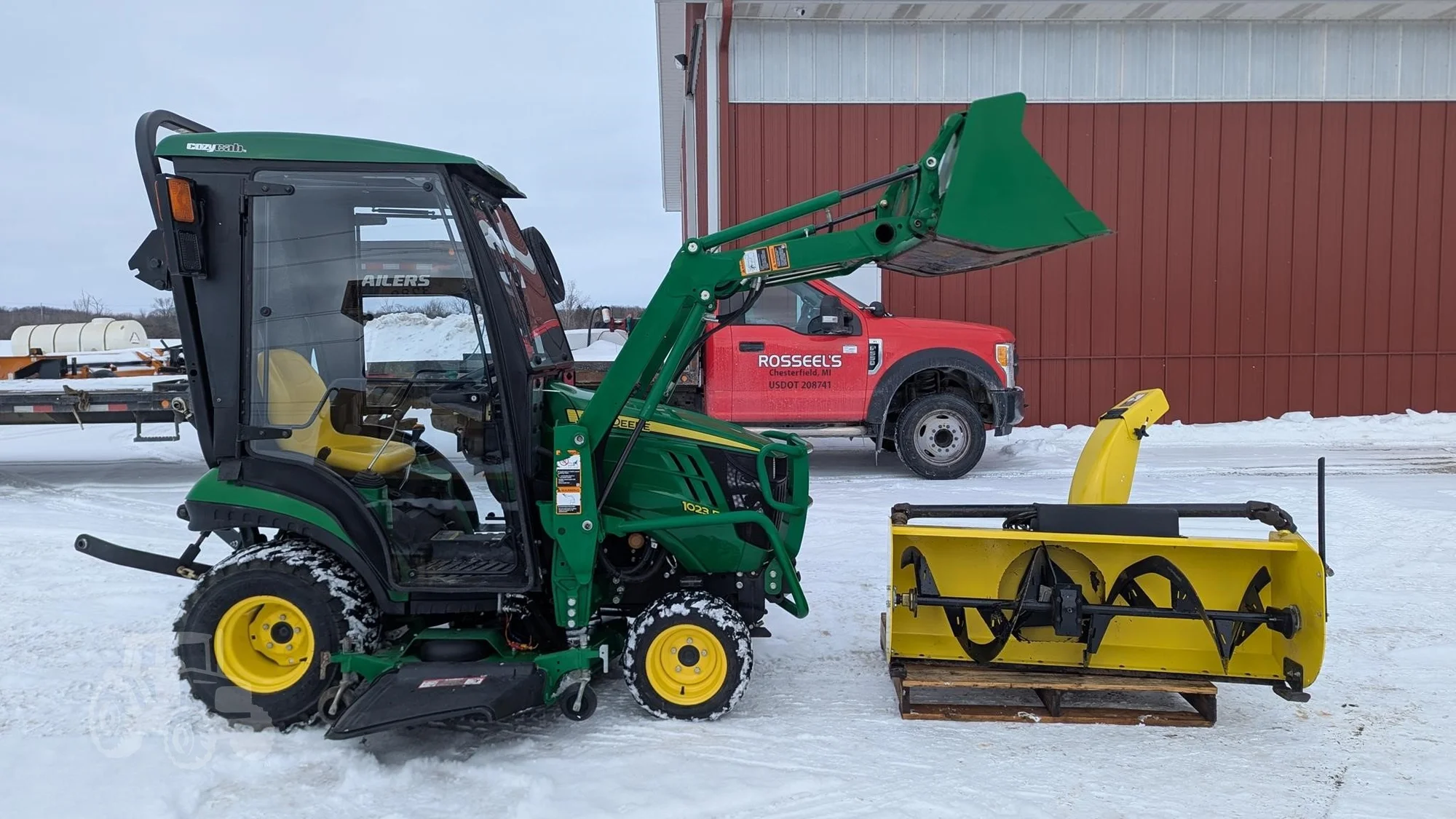 USED 2015 JOHN DEERE 1023E
