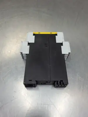 USED Siemens 3TK2824-1AJ20 SAFETY RELAY, 115VAC