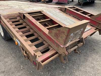 USED 2016 INTERSTATE TRAILER