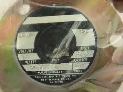 Honeywell Skinner V5D58200 Solenoid Valve 125 PSI Body Only Flange Mount