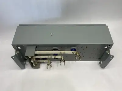 USED SQUARE D BY SCHNEIDER ELECTRIC SER. E1 FUSIBLE PANELBOARD SWITCH UNIT 3-POLE 200A