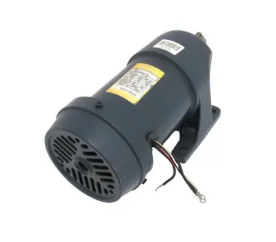NEW TSUBAKI GMT020L40 GEAR MOTOR 1:40 200-220V