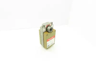 Honeywell ML8175 Direct Coupled Rotary Actuator 25 LB-IN Torque 24VAC 50/60Hz