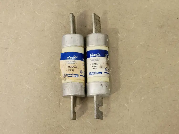 Used FERRAZ SHAWMUT TR200R Misc Electrical & Power Parts British Columbia CA | Lenmark #248954