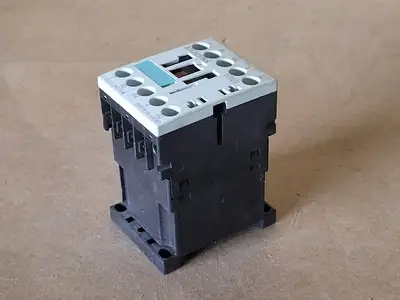 USED SIEMENS 3RT1516-1AK60