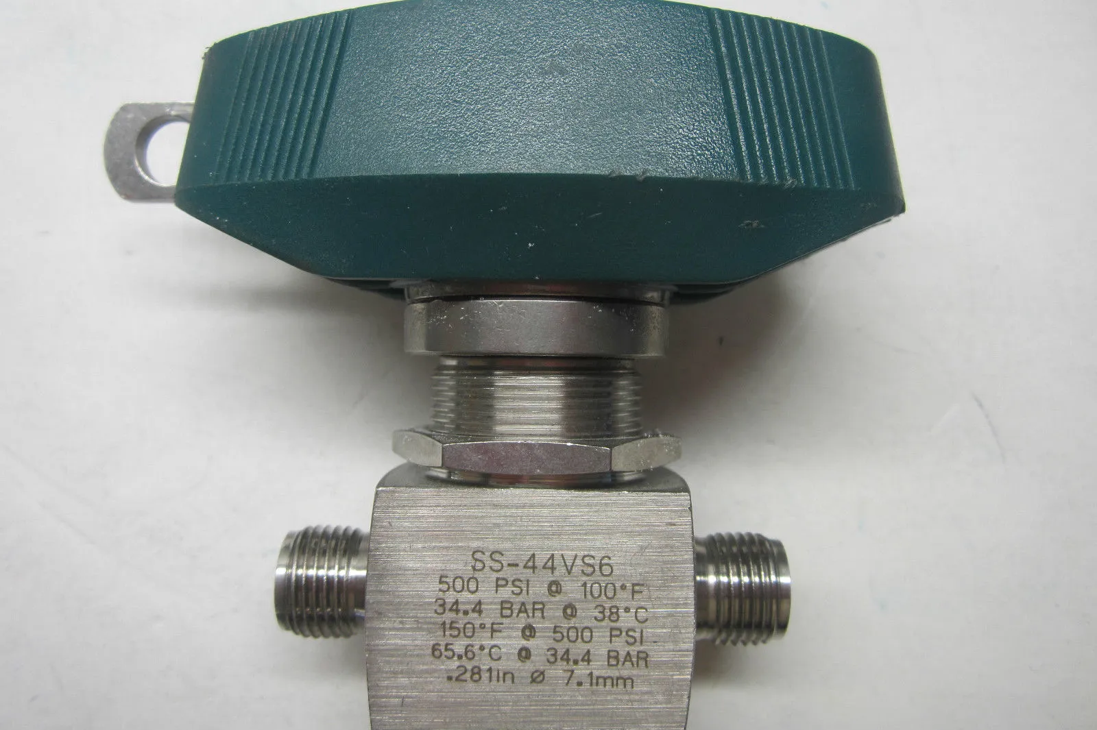 NEW SWAGELOK SS-44VS6 VALVE SS44VS6
