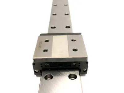 Used THK SHW21CR2QZ+680L, SHW21CR, UN7K13 Linear Guides Michigan US | Maverick Industrial Sales #1396844