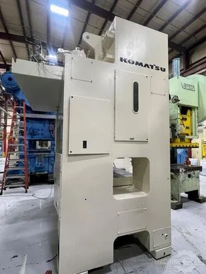 USED 1988 KOMATSU E2M200