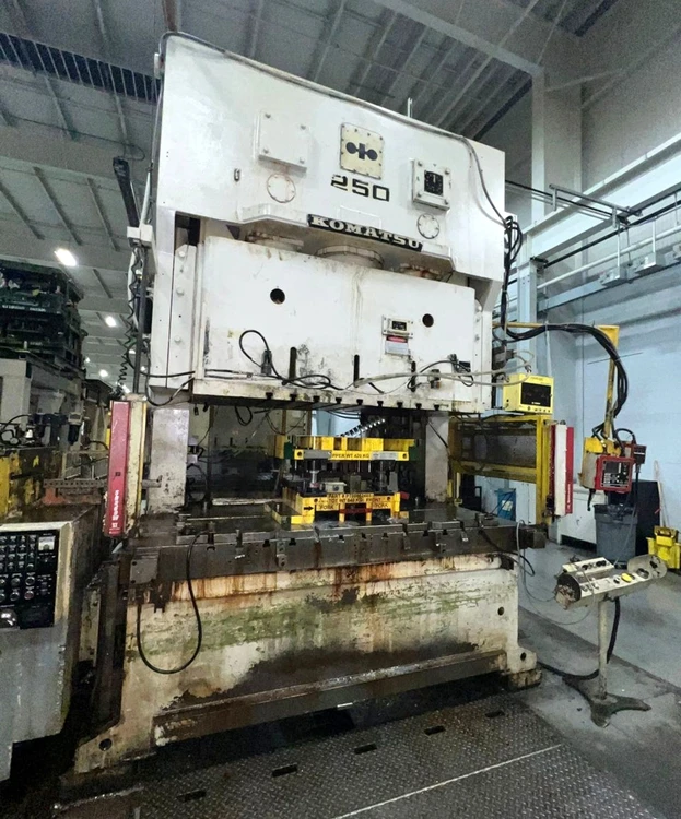 Used 1991 KOMATSU PRESSES KOMATSU OBW250-2 PRESS Gap Frame (OBS) Presses | Alma Machinery #899566