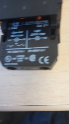 USED Eaton E22D SER B1 ( RED ) LIGHT UNIT