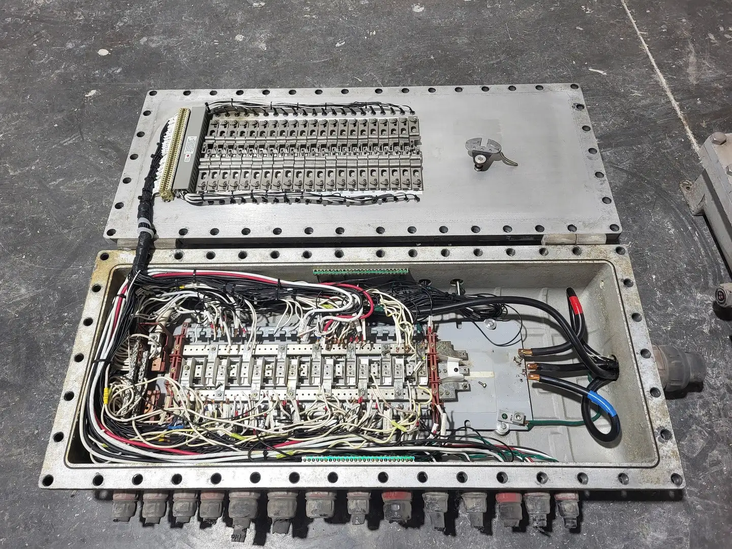 USED APPLETON XPE32252B.K133