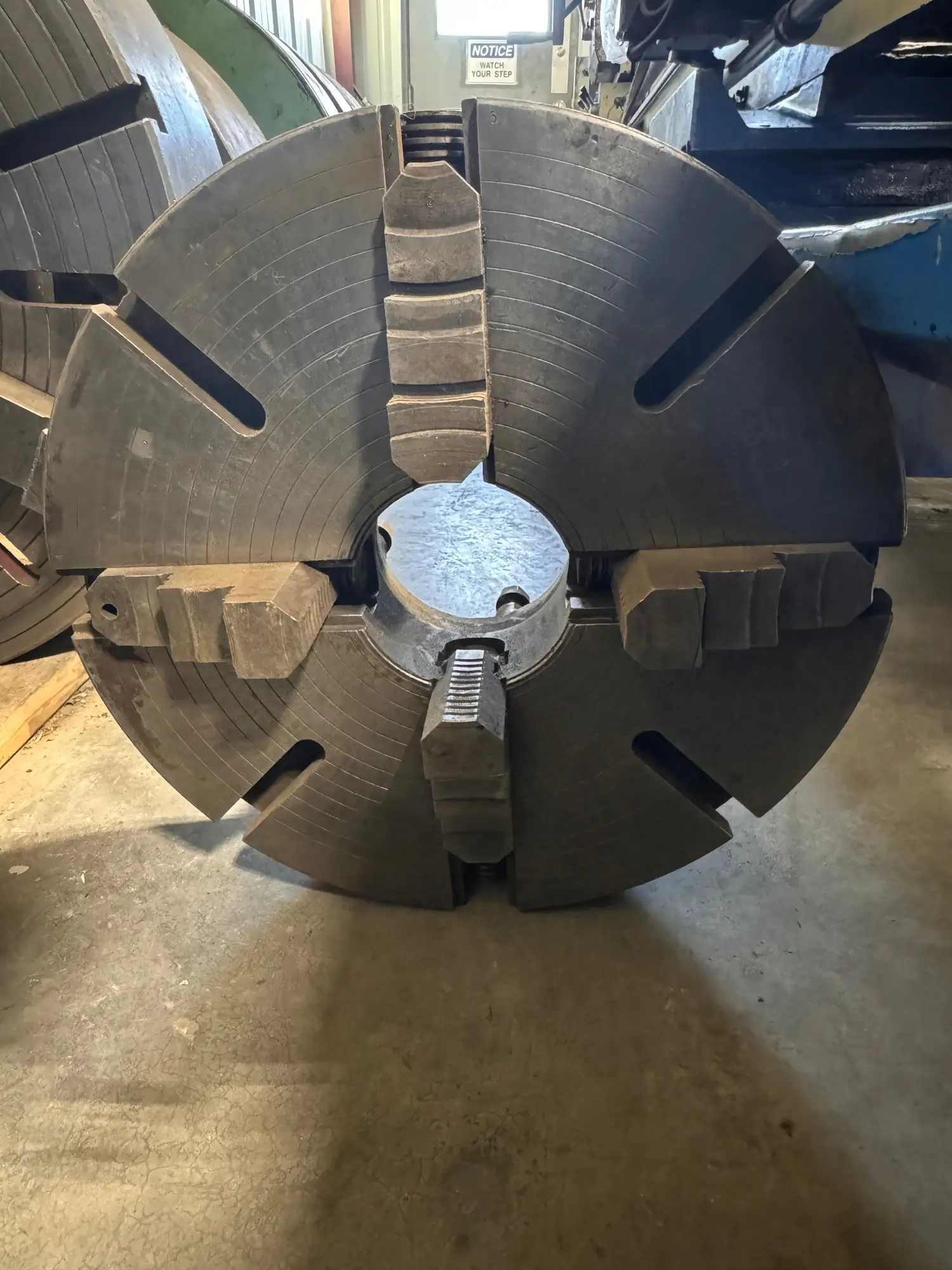 4 Jaw Chuck - 20"