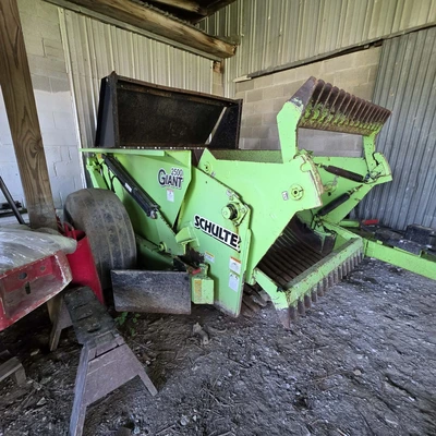 2010 SCHULTE 2500 GIANT Rock Picker | Iron Listing (2)