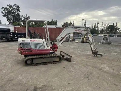 USED 2013 TAKEUCHI TB235
