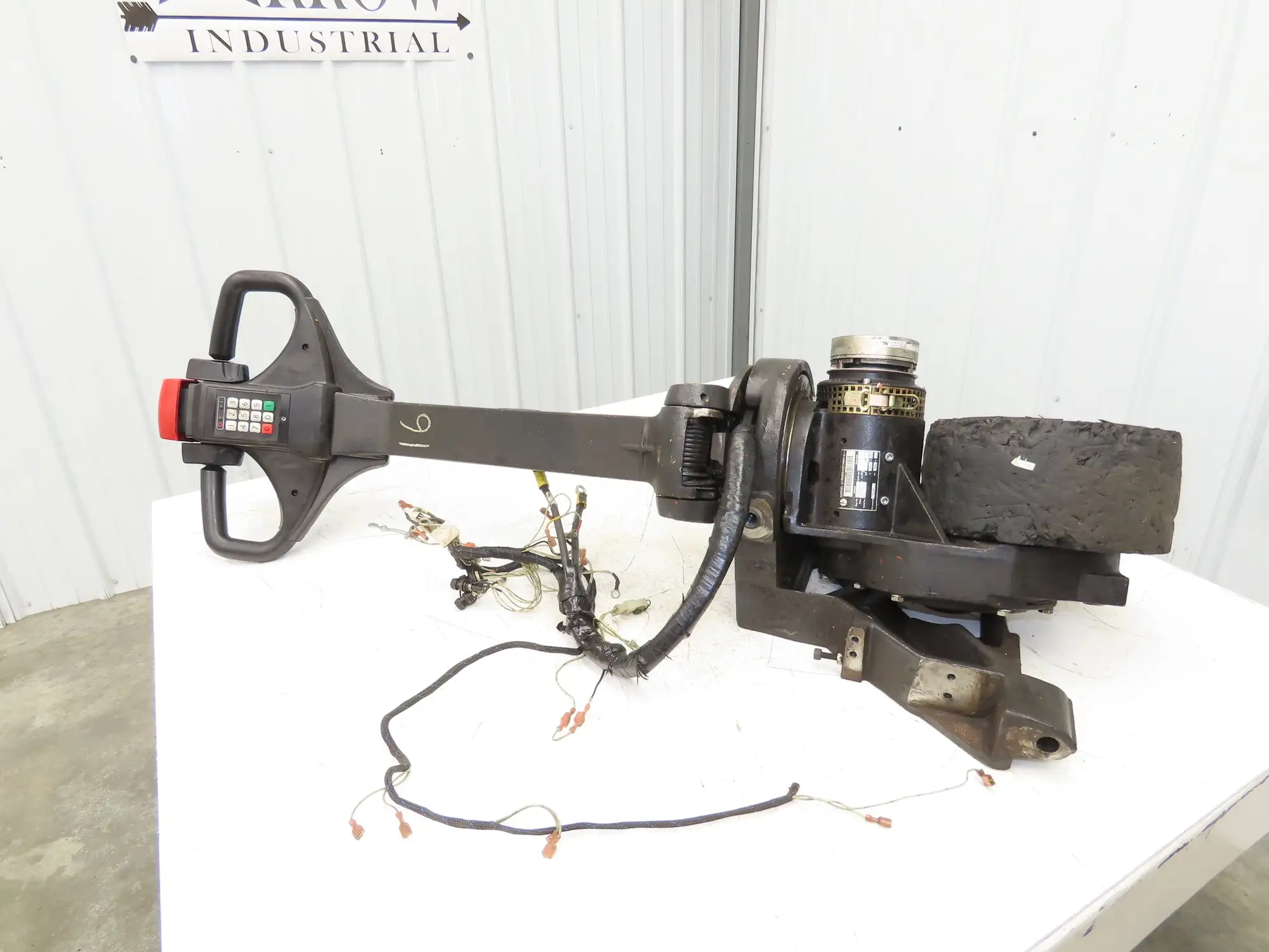 Toyota Tiller Drive Axel Steering Hub Off 7HBW23 Pallet Jack 4500 lb