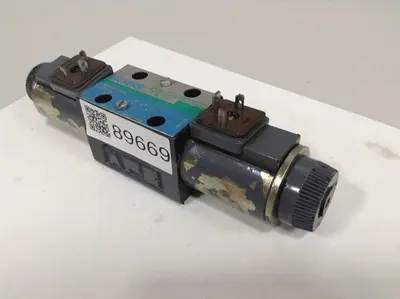 USED VICKERS DG4V3S6CMUHL760EN490