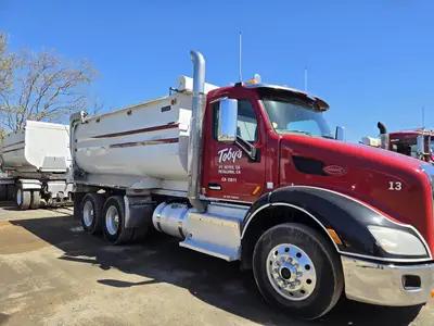 USED 2015 PETERBILT 579