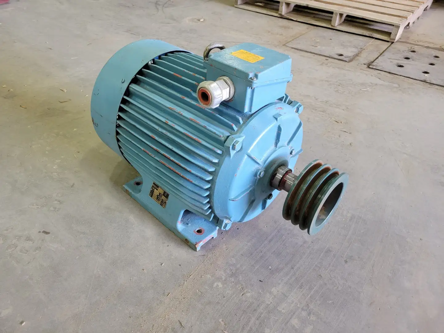 25 hp, 575 volts,  Electric Motor