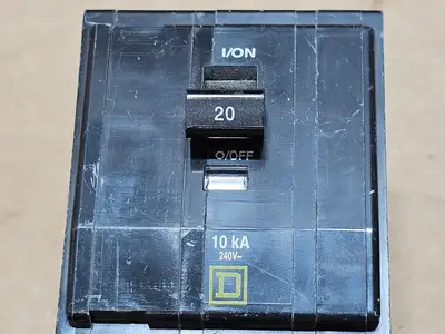 Used SQUARE D QOB320 Switchgears British Columbia CA | Lenmark #1438505