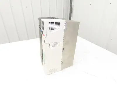Nidec M700-06400470A Unidrive M Series AC Drive 30/40Hp 480V 3PH 47A Keypad