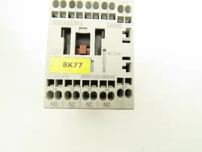 Siemens 3RH1122-2BB40 Auxiliary Contactor 600VAC 10A Lot Of 9