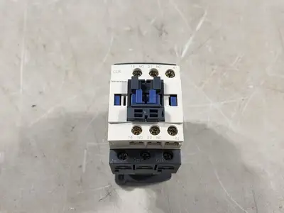 32 Amp, 3 Pole, 2 NO + 2 NC, 115 VAC Coil Contactor C05F7