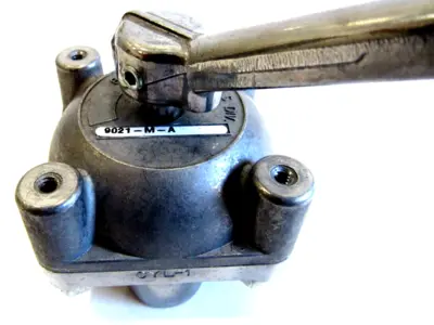 NEW BARKSDALE CONTROLS 9021-M-A VALVE 9021MA