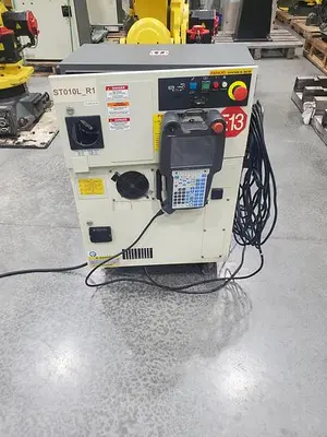 USED 2015 FANUC R-2000IC/210F