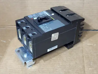 NEW SQUARE D QGA32150