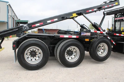 New | in-Stock 2026 INTERNATIONAL HX Rolloff Trucks Texas US | Roll Off Truck World #1491815