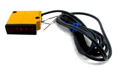 NEW OMRON E3S-LS10XE4 PHOTOELECTRIC SWITCH E3SLS10XE4