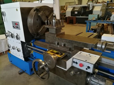 SARO Oil Country Lathe, in top condition
