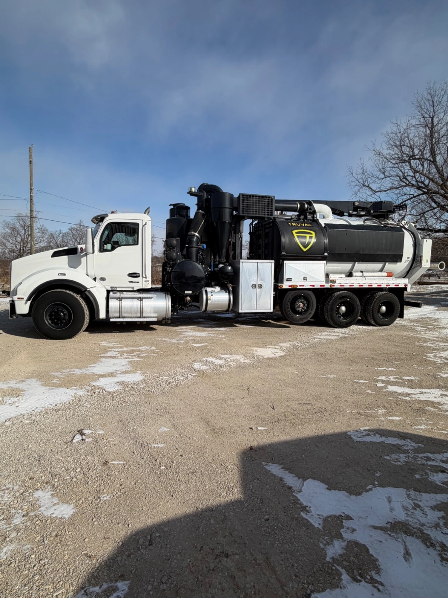 USED 2024 TRUVAC HXX