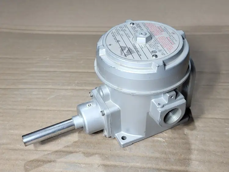 Used UNITED ELECTRIC B121 13161 Switchgears British Columbia CA | Lenmark #409224