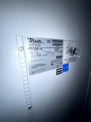 72-0461 True GDM-49F 2-Door Self Contained Freezer