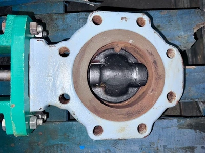 USED Fisher 8560