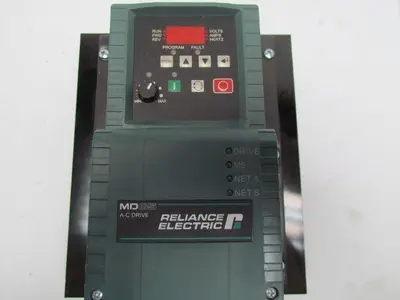 Reliance Electric 6MDDH-2P3202 AC Drive 0.75KW/1Hp 380-480VAC MD65 w/Heatsink