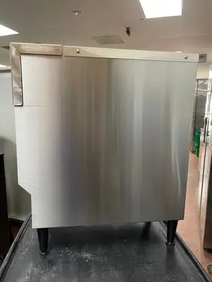 Used Bunn Used Bunn 35100.0000 ICDD-3 Stainless Iced Coffee Liner Dispenser 3.3 Gallon Beverage Dispensers Illinois US | Falcon Restaurant Supply #1375881