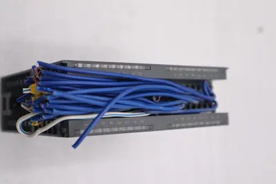 Siemens 6ES7 322-1BL00-0AA0 DIGITAL OUTPUT MODULE SIMATIC S7-300 STOCK K-3932