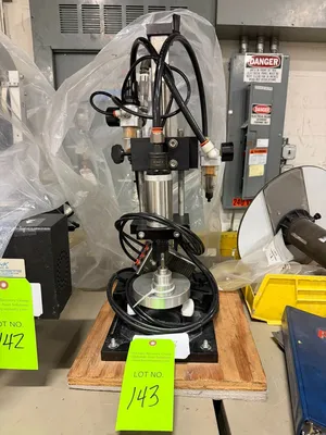 Kinex Bench-Top Capping Machine | Levy Recovery Group (1)