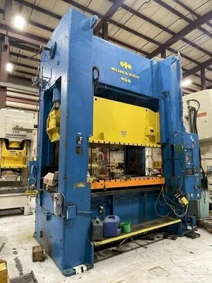 USED 1980 KOMATSU E2P 300