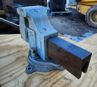 USED COLUMBIAN 604 1/2