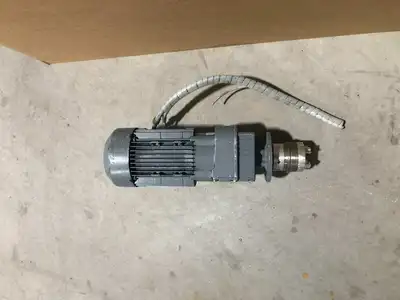 Sew-Eurodrive RF17DT80N4/TH Gearmotor 0.75HP 148RPM 3PH 11.45:1 TEFC