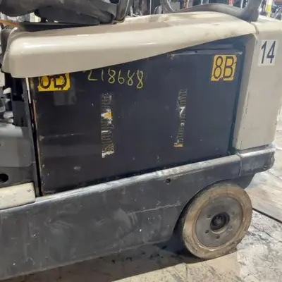 USED 2019 CROWN FC5225-60