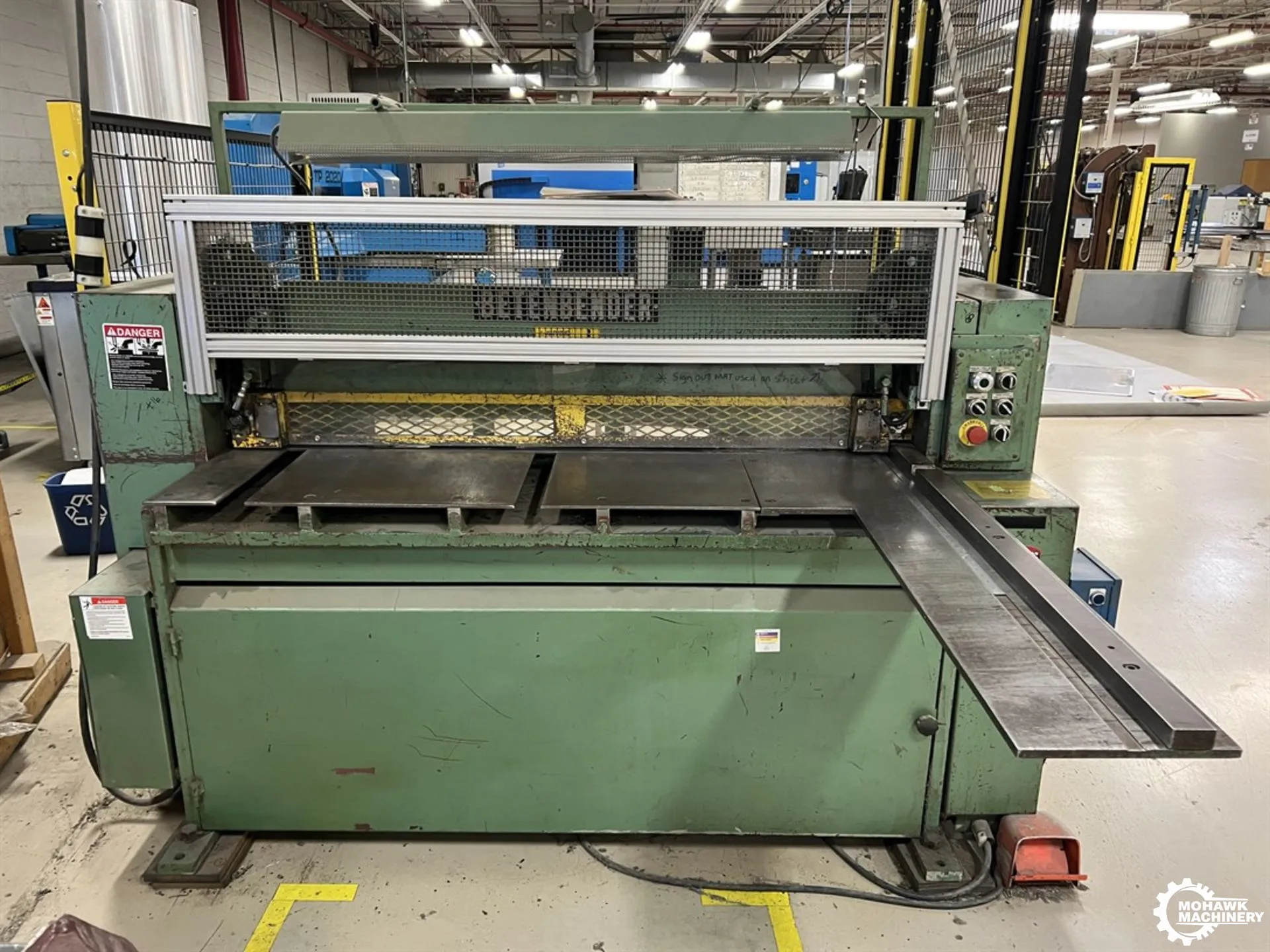 5' X 1/8" (10GA) BETENBENDER "5'-125" LOW-PROFILE HYDRAULIC SHEAR w/36” FRONT OPERATED POWER BACK GAUGE - SQUARING ARM - EXTRA BLADE