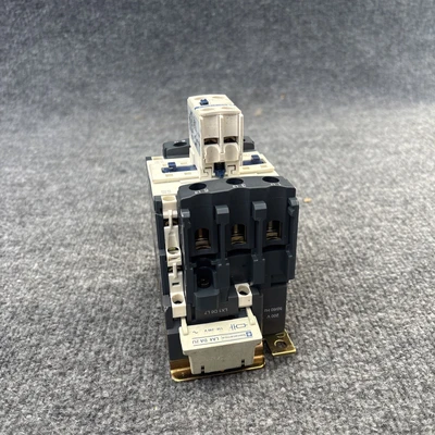 Used Schneider Electric/Telemecanique 0444920 0141 PLC Contactors California US | Davliegogo LLC #1706733